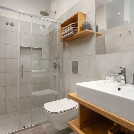 Luxe Mr.m 2 * Пула