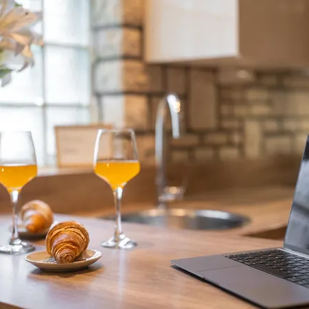 Luxe Mr.m 2 アパート プーラ