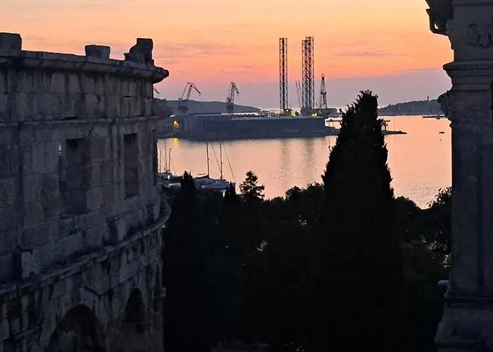 公寓 Luxe Mr.m 2 *